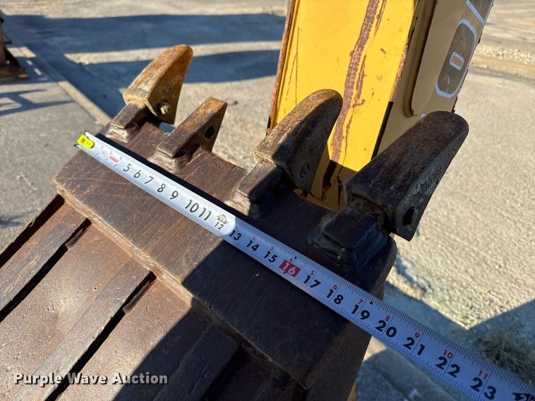 image for item EJ3192 1993 John Deere 310D backhoe