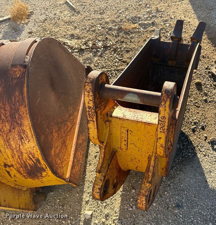 image for item EJ3192 1993 John Deere 310D backhoe