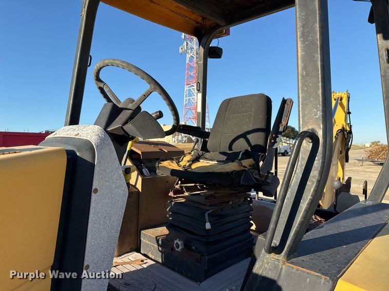 image for item EJ3192 1993 John Deere 310D backhoe