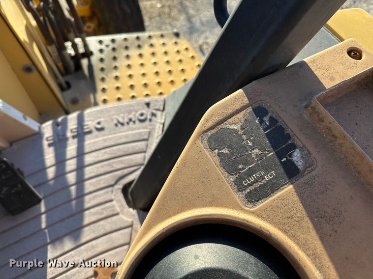 image for item EJ3192 1993 John Deere 310D backhoe