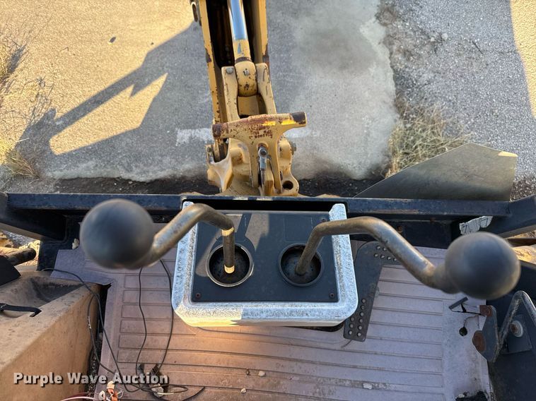 image for item EJ3192 1993 John Deere 310D backhoe