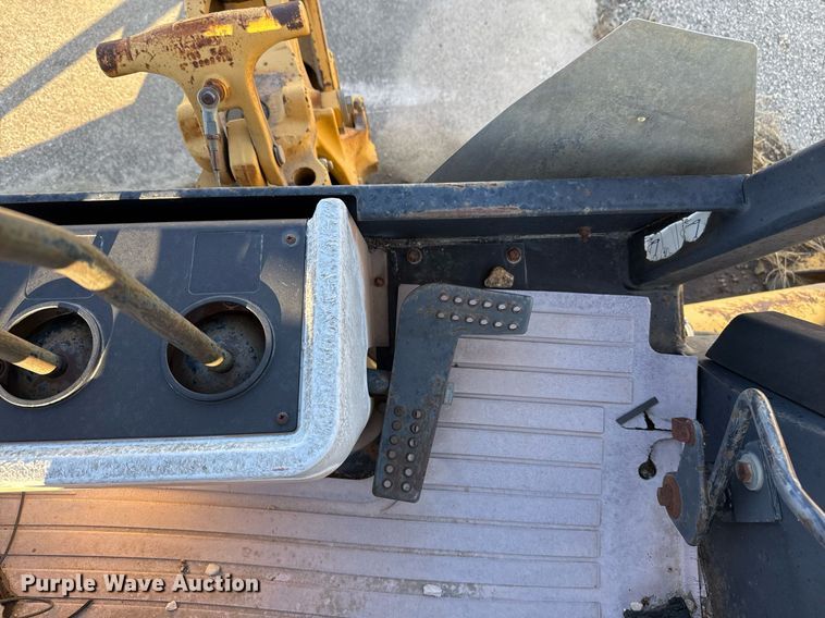 image for item EJ3192 1993 John Deere 310D backhoe