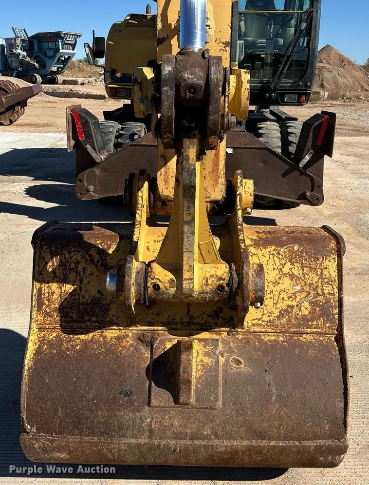 image for item EJ5059 2005 Caterpillar  M313C wheeled excavator