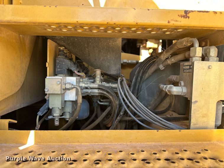 image for item EJ5059 2005 Caterpillar  M313C wheeled excavator