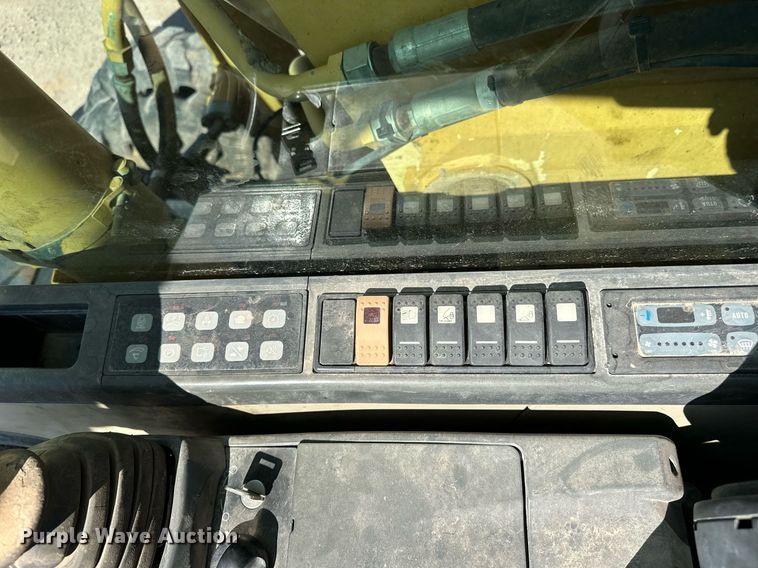image for item EJ5059 2005 Caterpillar  M313C wheeled excavator