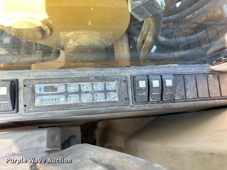 image for item EJ5059 2005 Caterpillar  M313C wheeled excavator