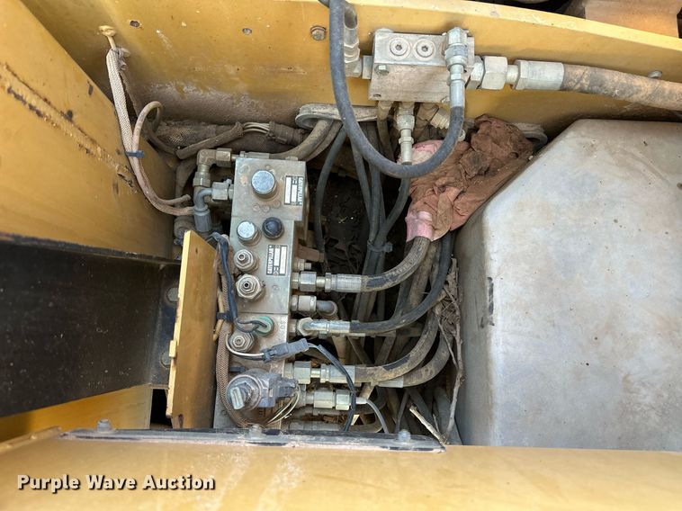 image for item EJ5059 2005 Caterpillar  M313C wheeled excavator