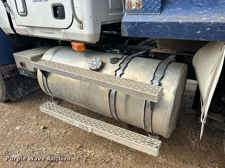 image for item EJ5080 1998 Mack CH600GK dump truck