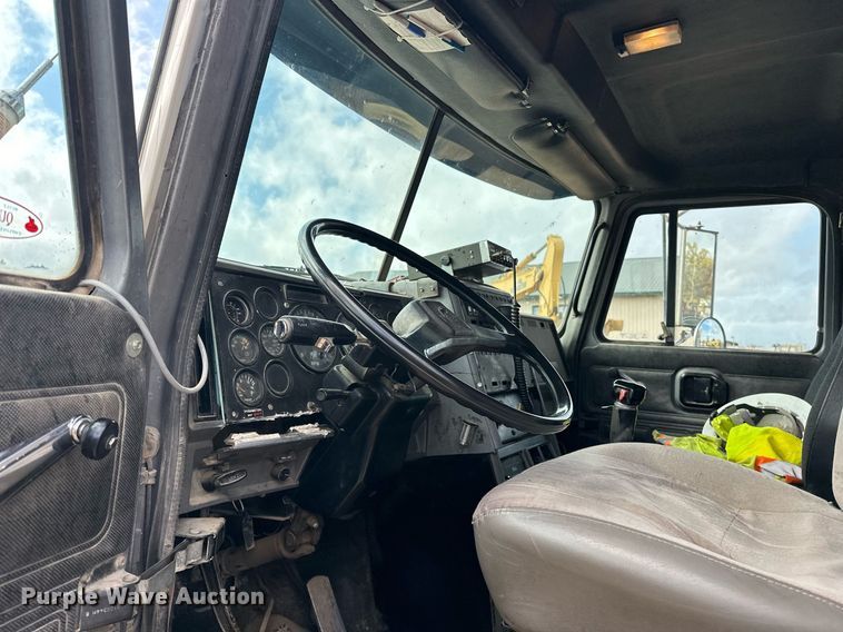 image for item EJ5080 1998 Mack CH600GK dump truck