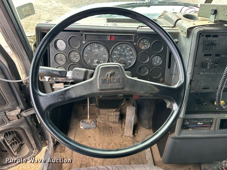 image for item EJ5080 1998 Mack CH600GK dump truck