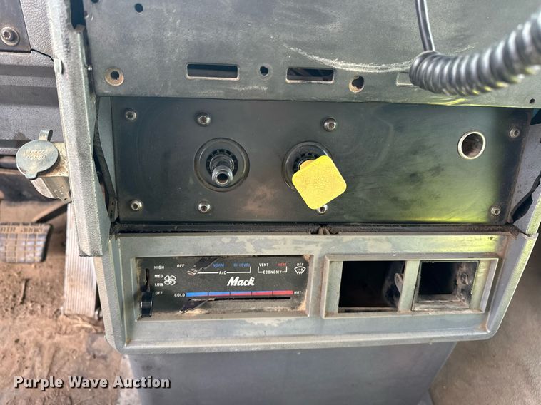 image for item EJ5080 1998 Mack CH600GK dump truck