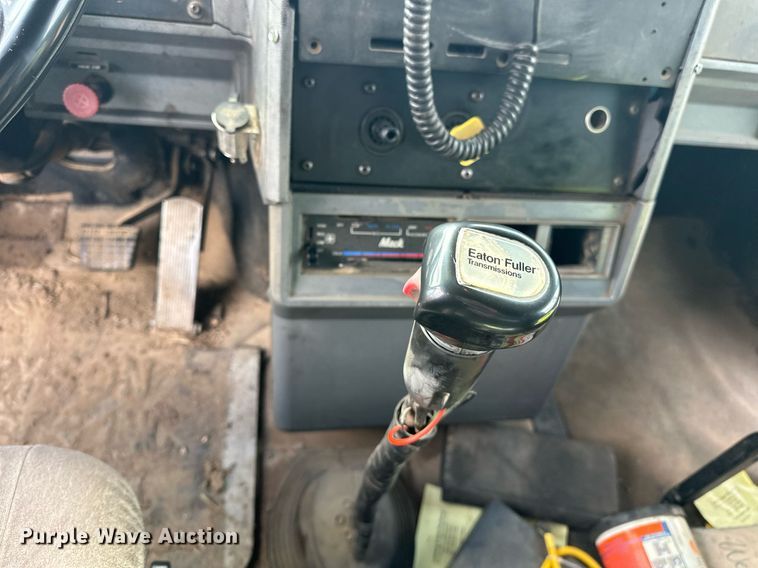 image for item EJ5080 1998 Mack CH600GK dump truck