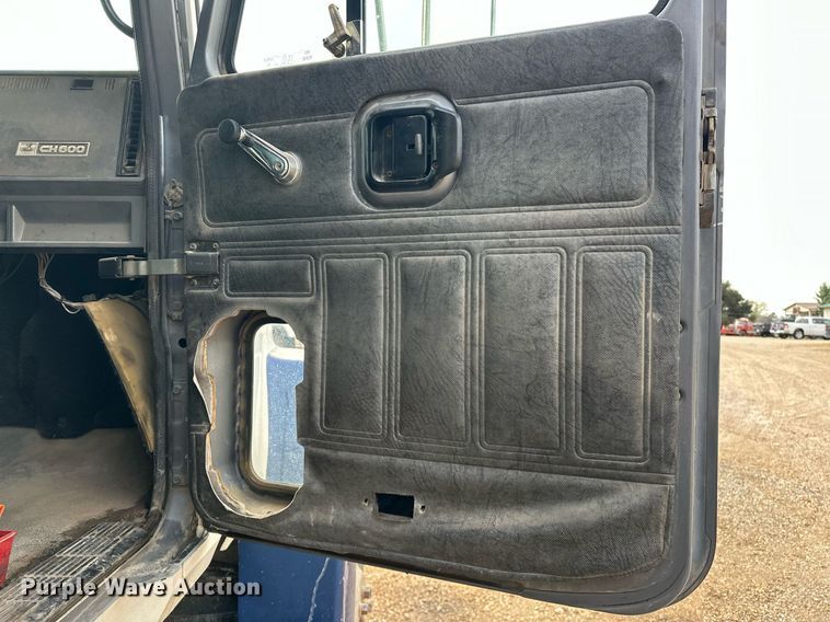 image for item EJ5080 1998 Mack CH600GK dump truck