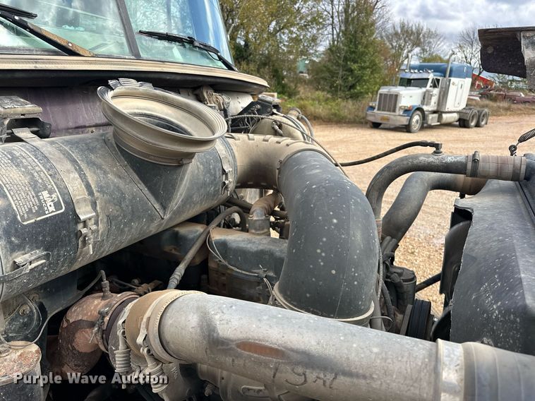 image for item EJ5080 1998 Mack CH600GK dump truck