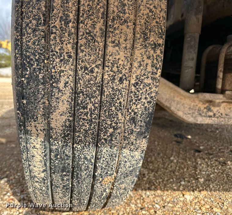 image for item EJ5080 1998 Mack CH600GK dump truck