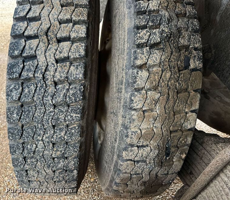 image for item EJ5080 1998 Mack CH600GK dump truck