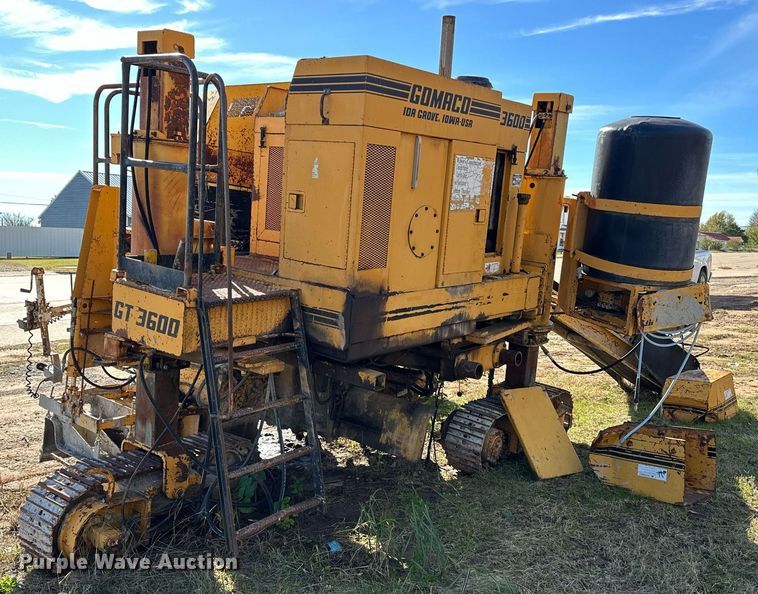 image for item EJ5094 1992 Gomaco GT3600 slipform paver