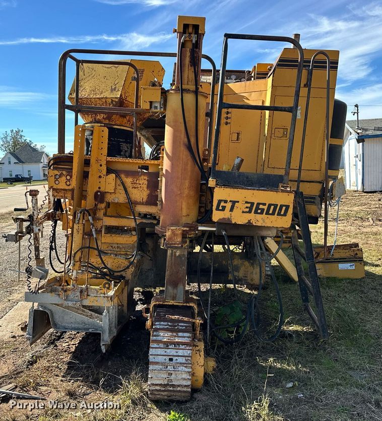 image for item EJ5094 1992 Gomaco GT3600 slipform paver