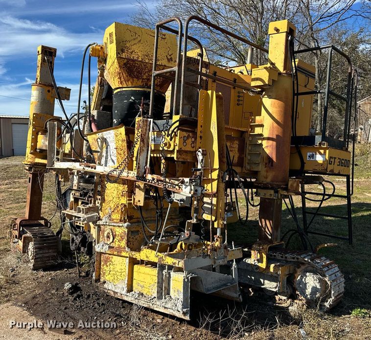 image for item EJ5094 1992 Gomaco GT3600 slipform paver