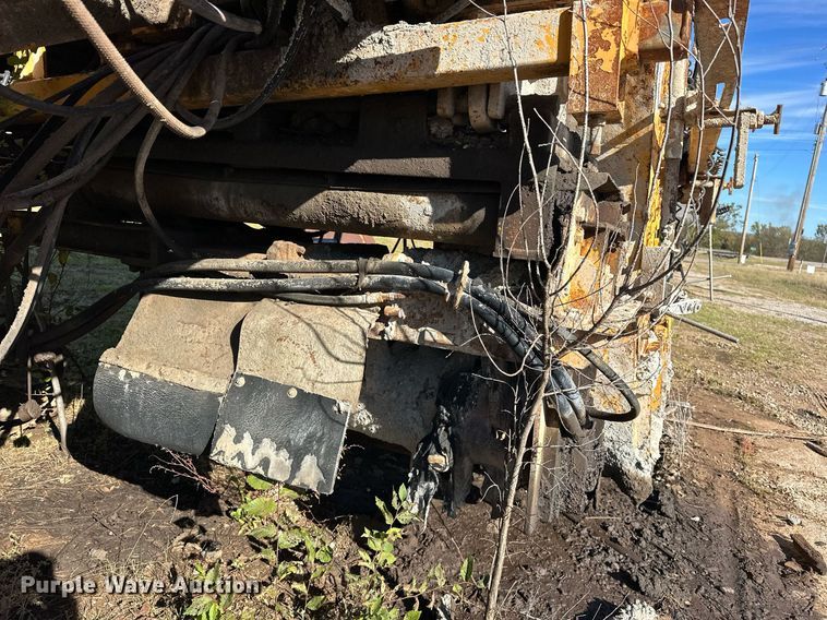 image for item EJ5094 1992 Gomaco GT3600 slipform paver