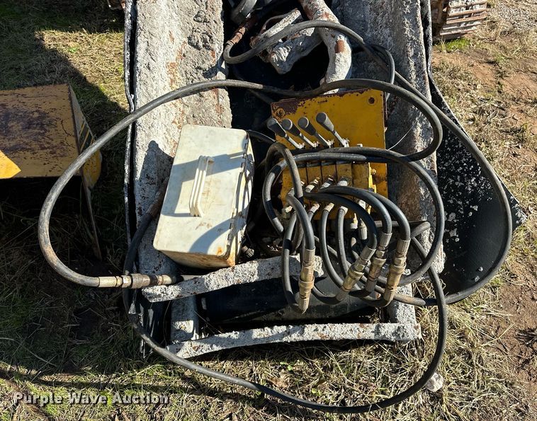 image for item EJ5094 1992 Gomaco GT3600 slipform paver