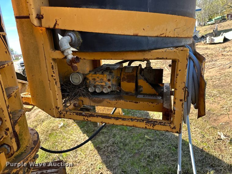 image for item EJ5094 1992 Gomaco GT3600 slipform paver