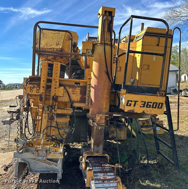 image for item EJ5094 1992 Gomaco GT3600 slipform paver