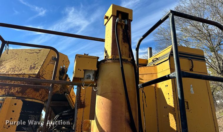 image for item EJ5094 1992 Gomaco GT3600 slipform paver