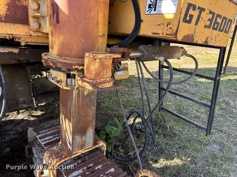 image for item EJ5094 1992 Gomaco GT3600 slipform paver