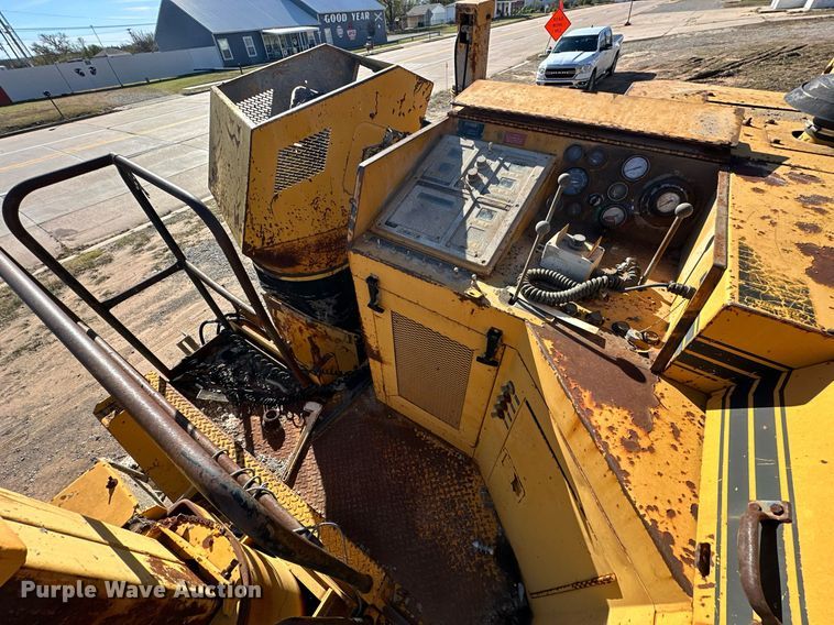 image for item EJ5094 1992 Gomaco GT3600 slipform paver