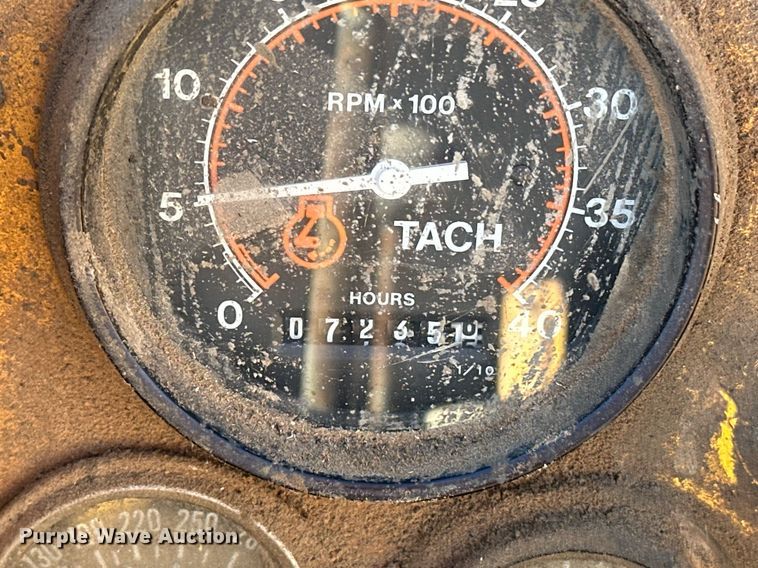 image for item EJ5094 1992 Gomaco GT3600 slipform paver