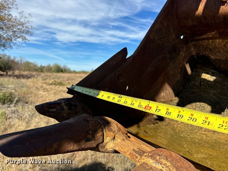 image for item EJ5097 2015 Komatsu PC138USLC-10 excavator