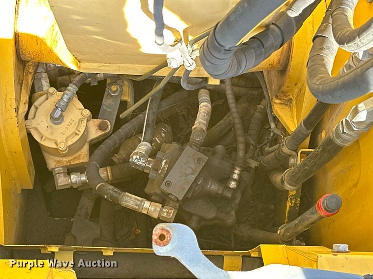 image for item EJ5097 2015 Komatsu PC138USLC-10 excavator