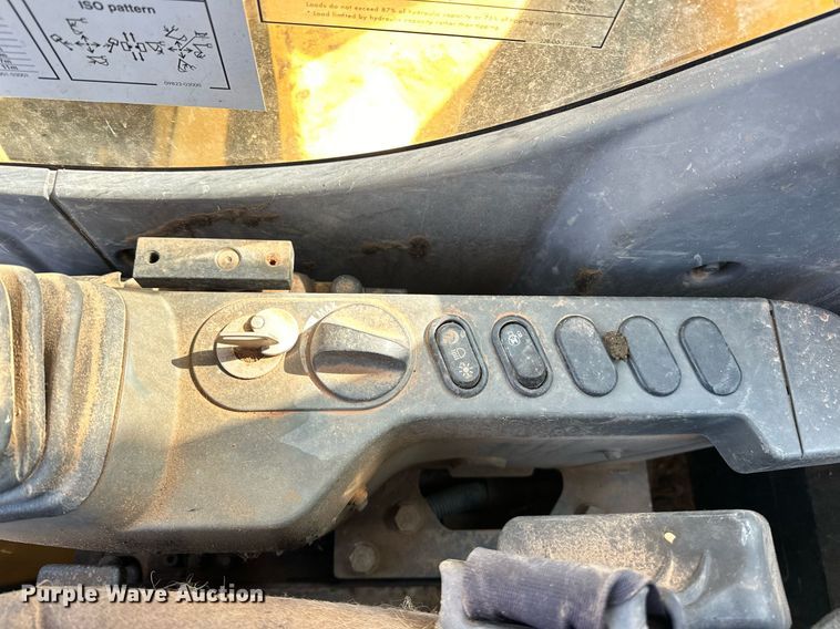 image for item EJ5097 2015 Komatsu PC138USLC-10 excavator