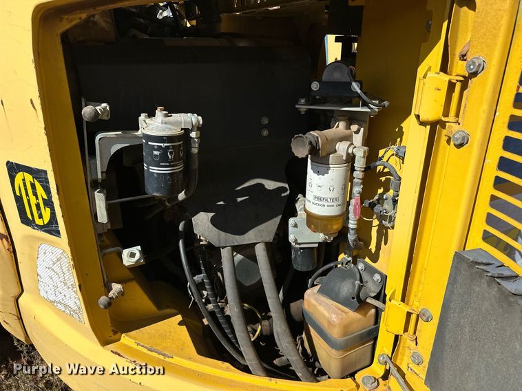 image for item EJ5097 2015 Komatsu PC138USLC-10 excavator