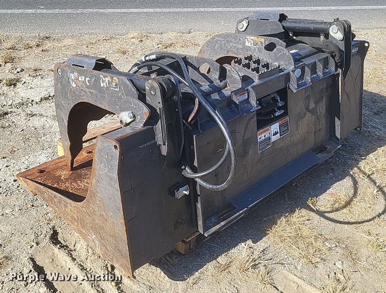 image for item EJ8072 Paladin  skid steer grapple bucket