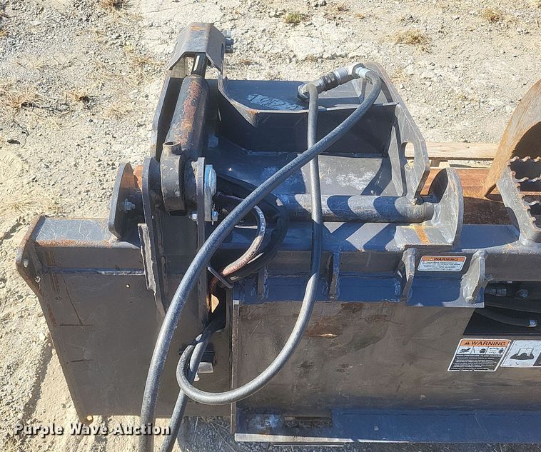 image for item EJ8072 Paladin  skid steer grapple bucket