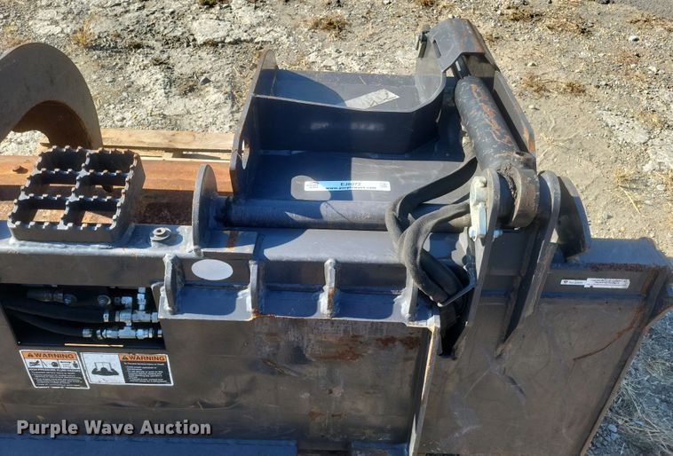 image for item EJ8072 Paladin  skid steer grapple bucket