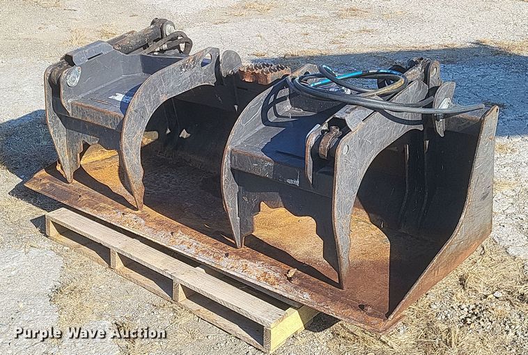 image for item EJ8073 2018 Paladin  skid steer grapple bucket