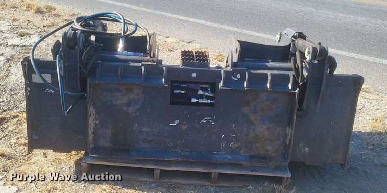 image for item EJ8073 2018 Paladin  skid steer grapple bucket