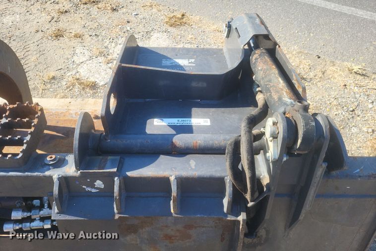 image for item EJ8073 2018 Paladin  skid steer grapple bucket
