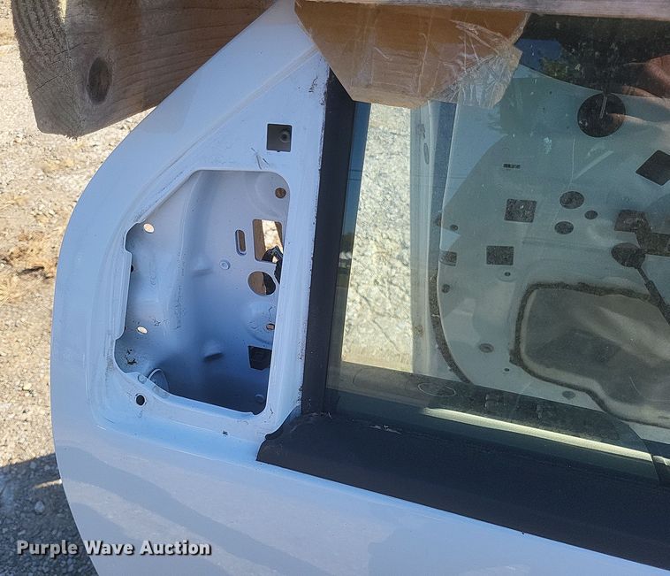 image for item EJ8077 Crew Cab pickup truck doors