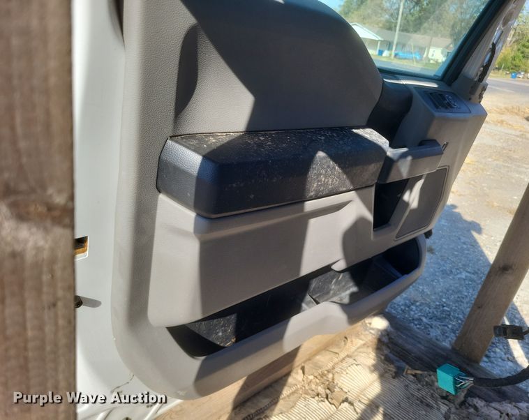 image for item EJ8077 Crew Cab pickup truck doors