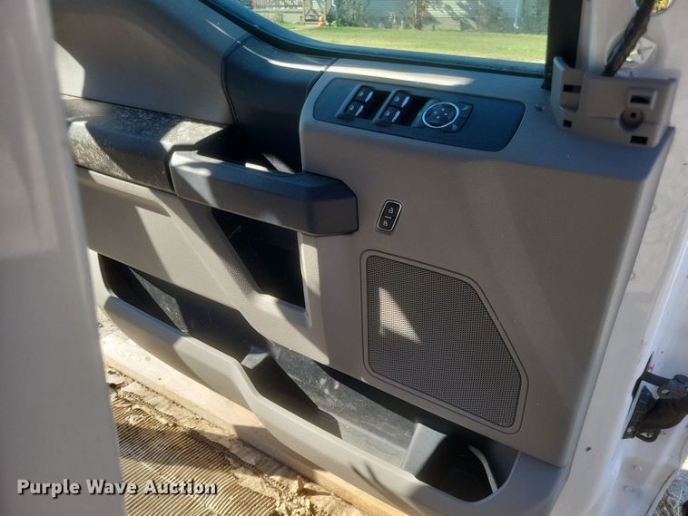 image for item EJ8077 Crew Cab pickup truck doors