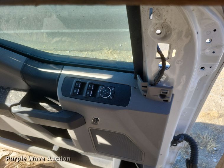 image for item EJ8077 Crew Cab pickup truck doors
