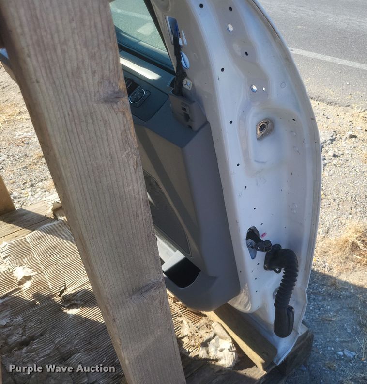 image for item EJ8077 Crew Cab pickup truck doors