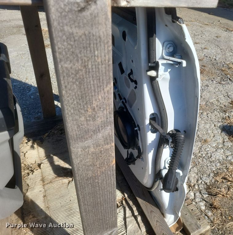 image for item EJ8077 Crew Cab pickup truck doors