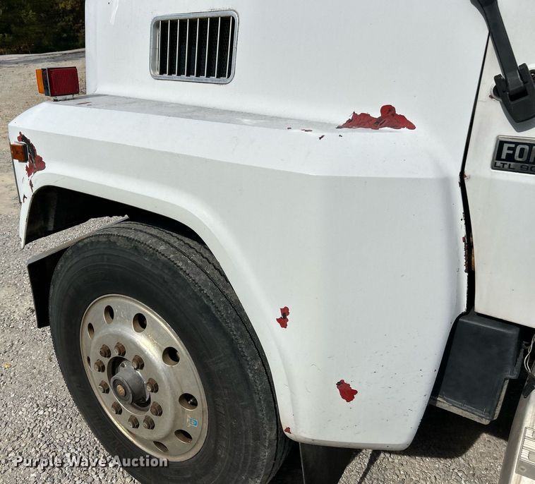 image for item EK3607 1984 Ford LTL9000  vacuum truck