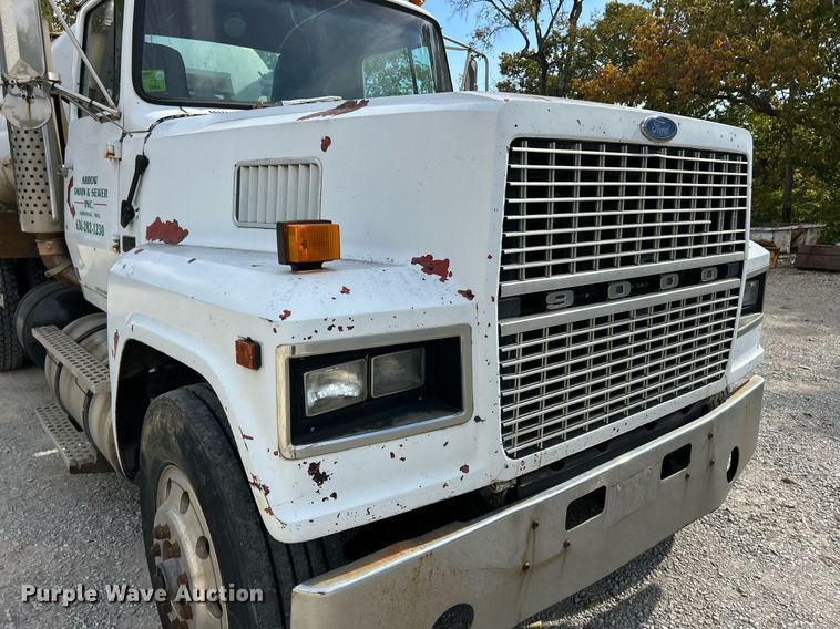 image for item EK3607 1984 Ford LTL9000  vacuum truck