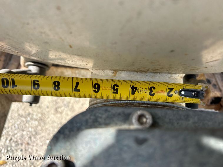 image for item EK3607 1984 Ford LTL9000  vacuum truck